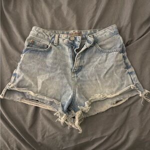 Denim & co light wash Jean shorts